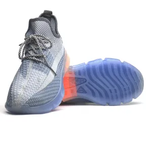 Out fit Sneakers